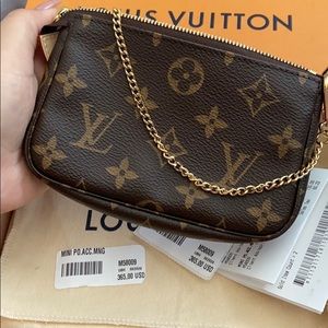 Louis Vuitton mini pochette
